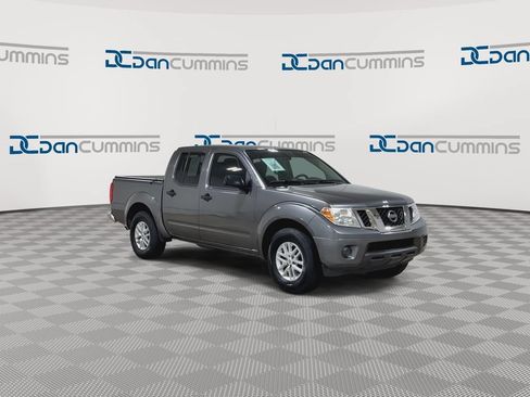 Used 2019 Nissan Frontier SV RWD image 2
