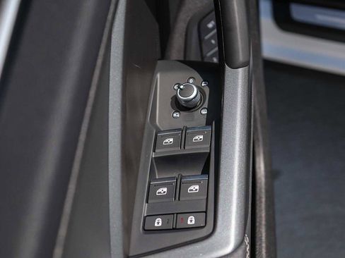 Used 2025 Audi Q3 2.0T Premium w/ Convenience Package AWD/4WD image 27