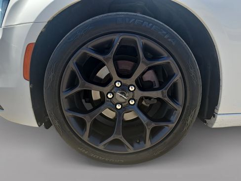 Used 2020 Chrysler 300 S RWD image 9