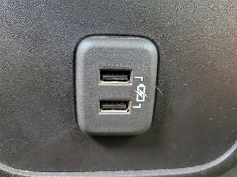 Used 2019 Chevrolet Equinox LT w/ Driver Convenience Package image 15