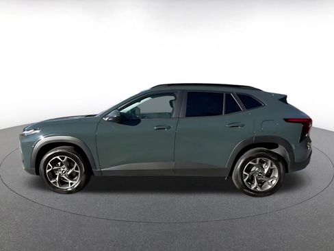 Used 2025 Chevrolet Trax LT image 9