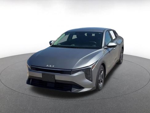 Used 2025 Kia K4 LXS image 5