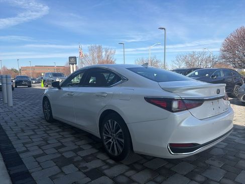Certified 2021 Lexus ES 250 w/ Premium Package image 10