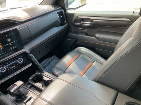 Used 2023 GMC Sierra 1500 AT4 w/ AT4 Premium Package AWD/4WD image 20