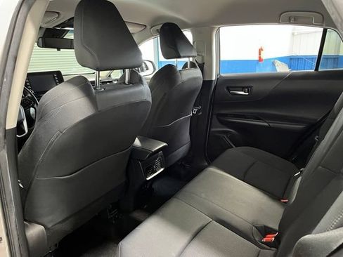 Used 2021 Toyota Venza LE w/ Carpet Mat Package (TMS) AWD/4WD image 17