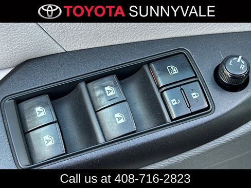 Used 2016 Toyota Sienna LE FWD image 17