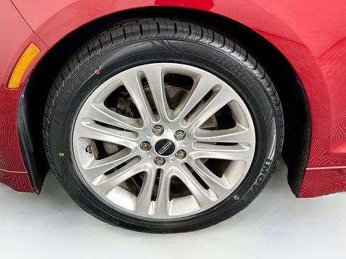 Used 2016 Lincoln MKZ FWD image 11