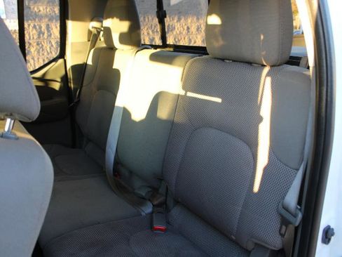 Used 2019 Nissan Frontier SV image 14