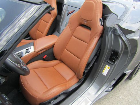 Used 2016 Chevrolet Corvette Z06 w/ 3LZ Preferred Equipment Group RWD image 9