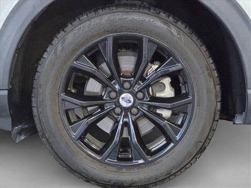 Used 2020 Ford Explorer XLT w/ Equipment Group 202A RWD image 24