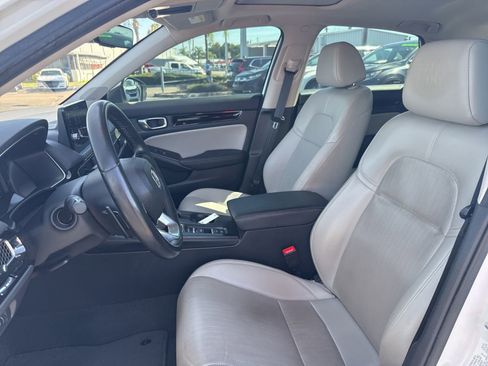 Used 2023 Honda Civic Touring image 10