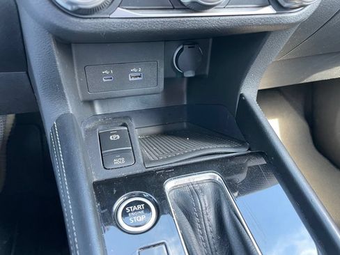 Used 2024 Nissan Kicks SV w/ Interior Electronics Package FWD image 12