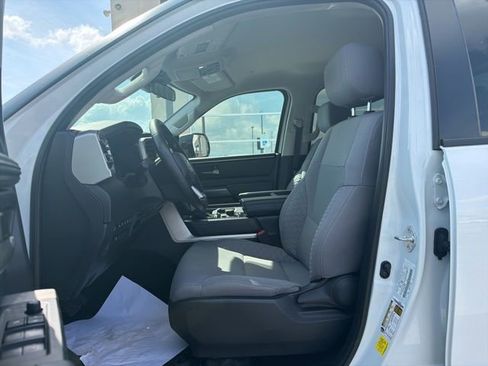 Used 2024 Toyota Tundra SR5 w/ SR5 Convenience Package AWD/4WD image 10