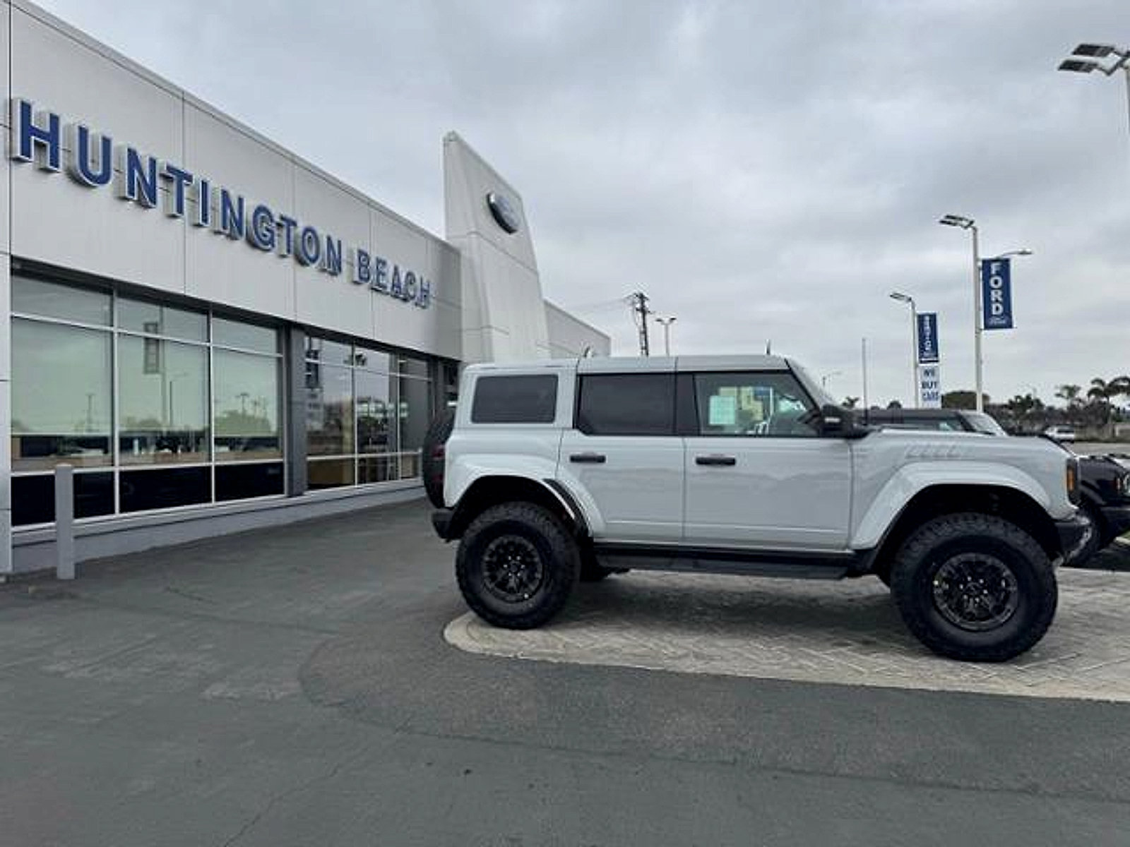 New 2026 Ford Bronco Raptor w/ Interior Carbon Fiber Pack AWD/4WD image 3
