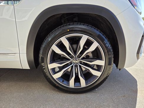 Used 2021 Volkswagen Atlas SEL R-Line AWD/4WD image 36