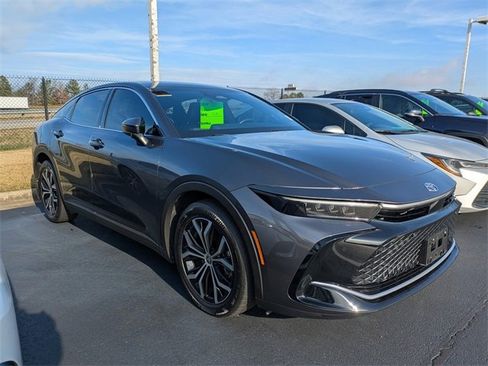 Used 2024 Toyota Crown Limited image 2