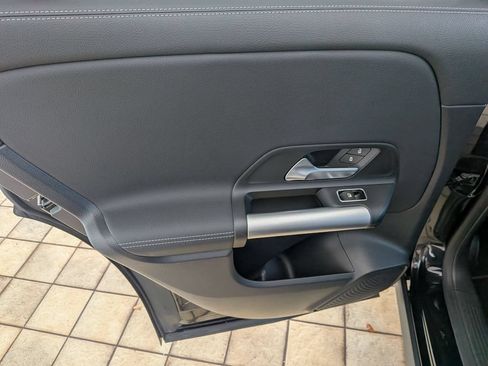Used 2025 Mercedes-Benz GLA 250 image 23
