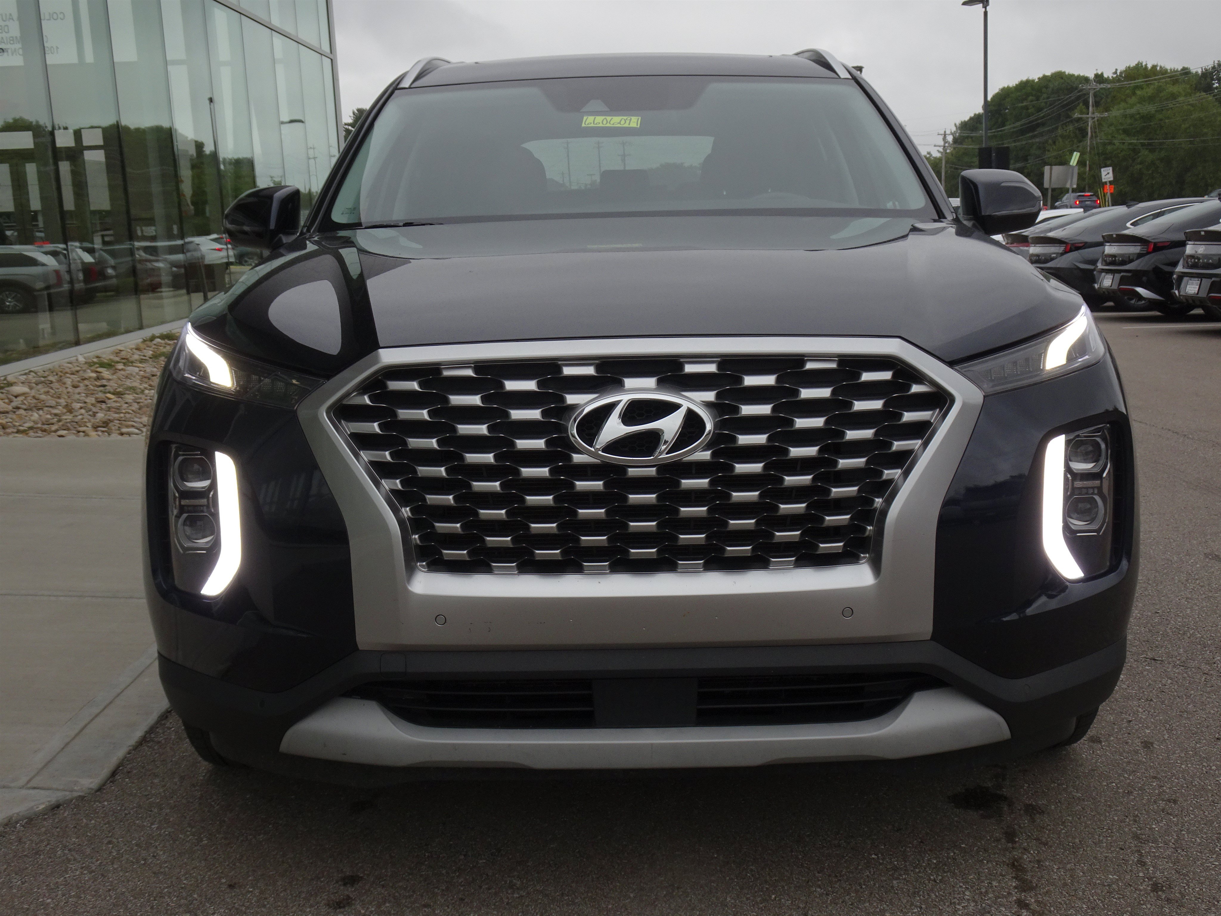Used 2022 Hyundai Palisade SEL w/ 8P Bench Seat Package AWD/4WD image 7