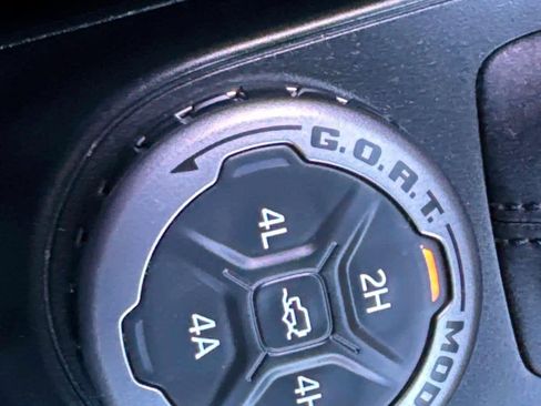 Used 2023 Ford Bronco Badlands image 18