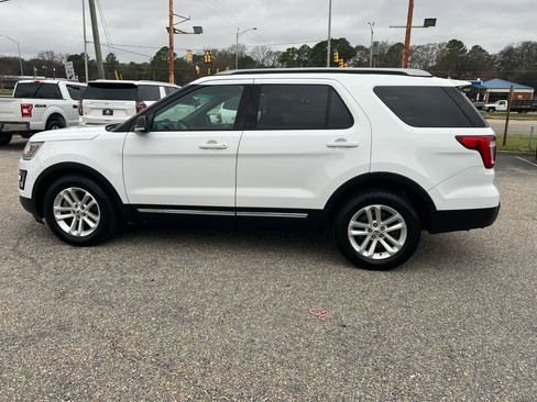 Used 2016 Ford Explorer XLT w/ Equipment Group 202A image 16