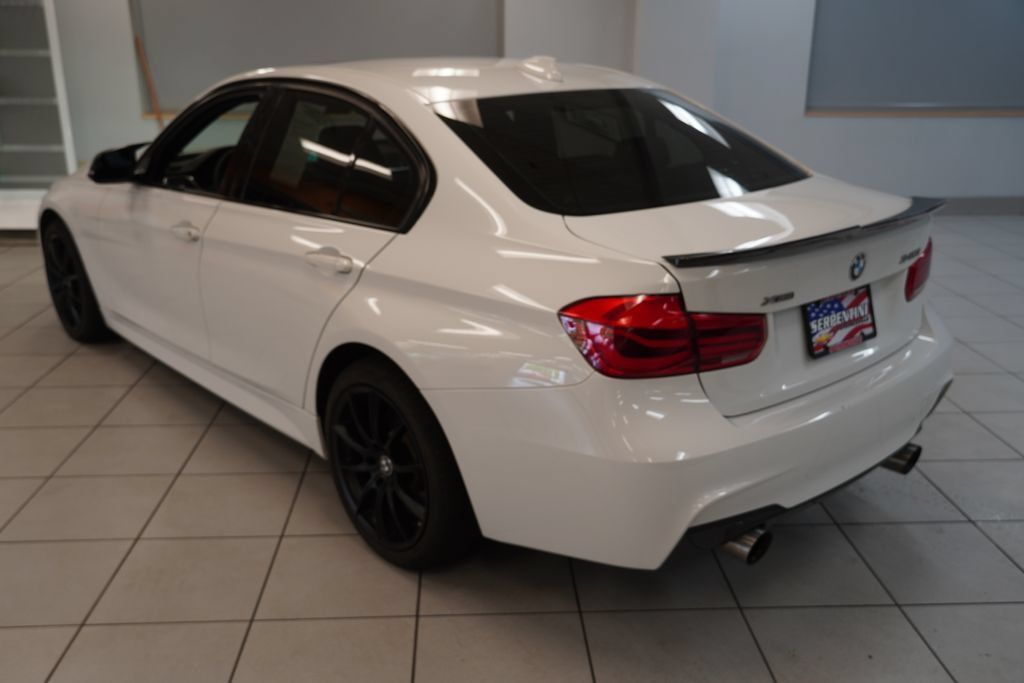 Used 2017 BMW 340i xDrive Sedan AWD/4WD image 10