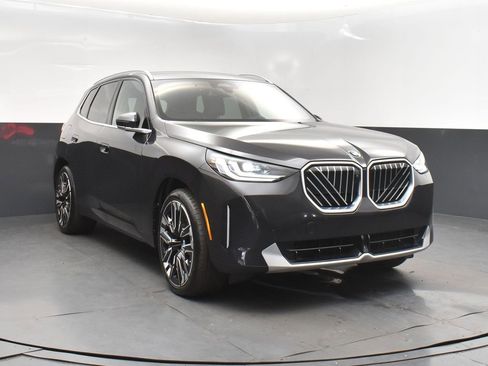 Used 2025 BMW X3 xDrive30i w/ Premium Package image 9