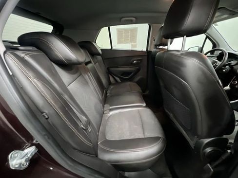 Used 2022 Chevrolet Trax LT AWD/4WD image 23