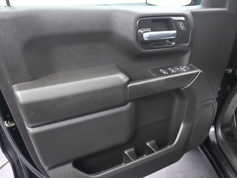 Used 2025 Chevrolet Silverado 1500 Custom Trail Boss AWD/4WD image 16