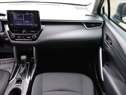 Used 2022 Toyota Corolla Cross LE FWD image 12