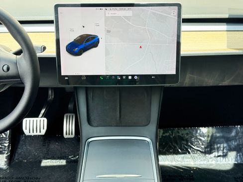 Used 2021 Tesla Model Y Long Range AWD/4WD image 20