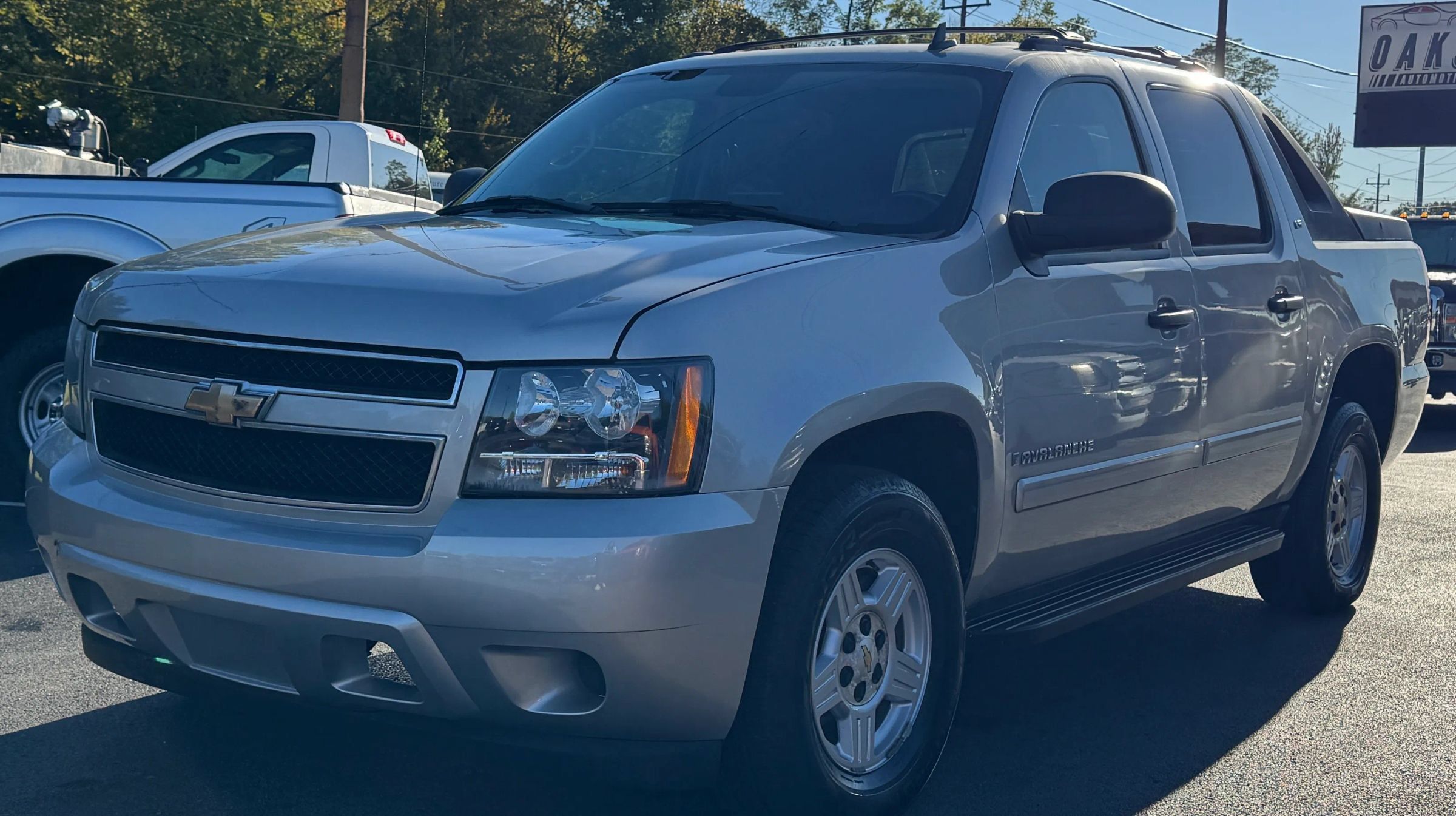 Used 2008 Chevrolet Avalanche LS AWD/4WD image 3
