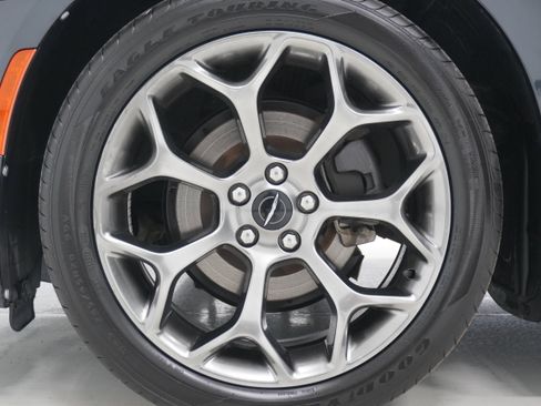 Used 2018 Chrysler 300 S w/ 300S Premium Group image 29