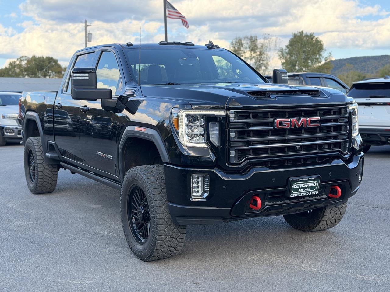 Used 2023 GMC Sierra 2500 AT4 w/ AT4 Premium Plus Package AWD/4WD image 3