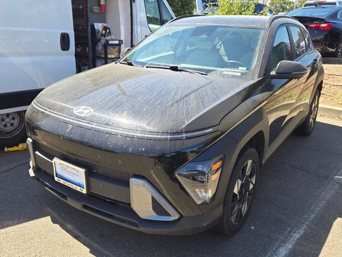 Certified 2025 Hyundai Kona SEL AWD/4WD image 1