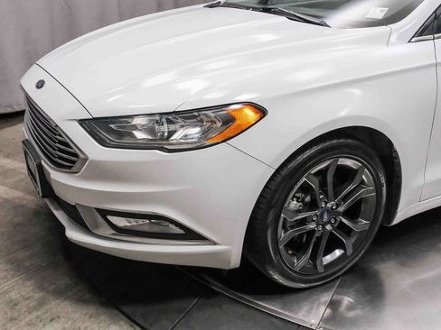 Used 2018 Ford Fusion SE w/ Equipment Group 201A image 12