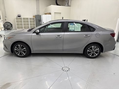 Used 2024 Kia Forte LXS w/ LXS Technology Package FWD image 2