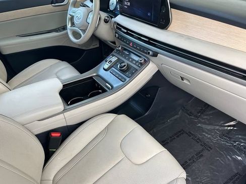 Used 2024 Hyundai Palisade Limited FWD image 19