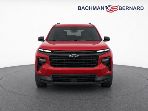 Used 2025 Chevrolet Traverse LT w/ Midnight/Sport Edition FWD image 2