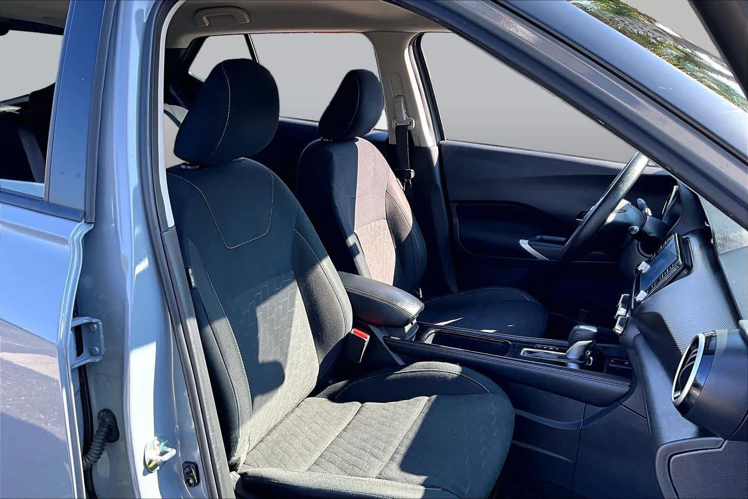 Used 2024 Nissan Kicks SV FWD image 9