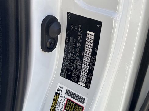 Certified 2023 Toyota Sienna Platinum image 36