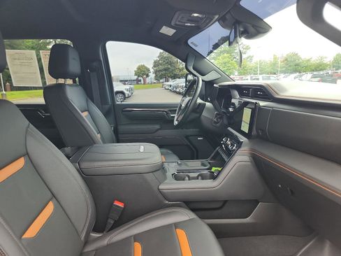 Certified 2026 GMC Sierra 2500 AT4 w/ AT4 Preferred Package AWD/4WD image 10