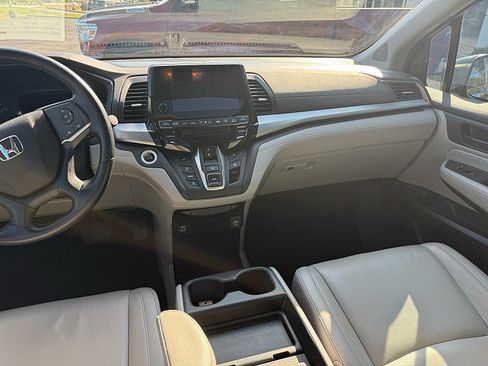 Used 2024 Honda Odyssey EX-L image 18