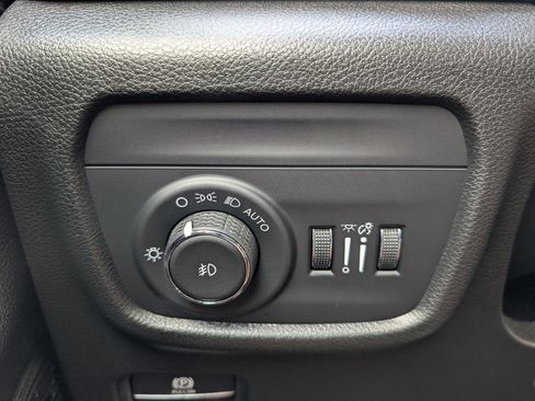 New 2025 Jeep Grand Cherokee Limited image 34