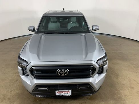 Used 2024 Toyota Tacoma SR5 AWD/4WD image 4