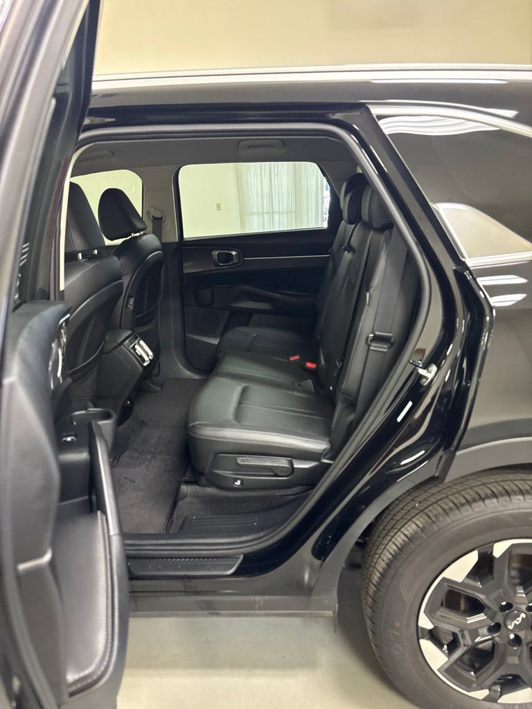 Used 2026 Kia Sorento S FWD image 19