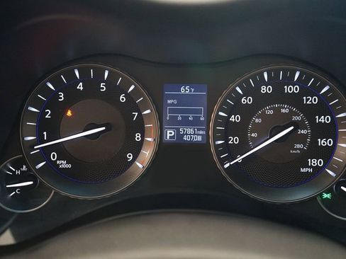 Used 2018 INFINITI Q70 Luxe w/ Sport Package AWD/4WD image 35