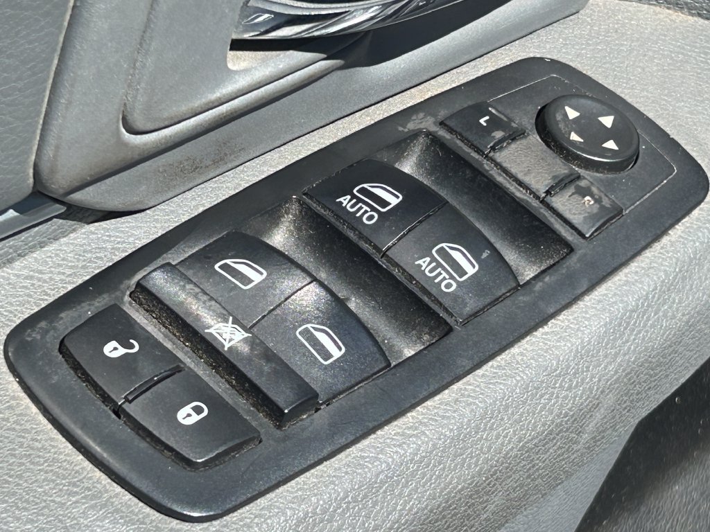 Used 2017 RAM 1500 Classic SLT AWD/4WD image 26