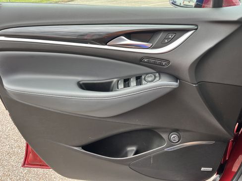 Used 2024 Buick Enclave Premium image 10