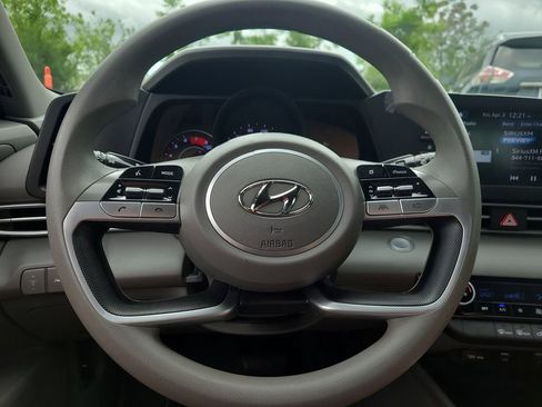 Used 2023 Hyundai Elantra SEL image 22