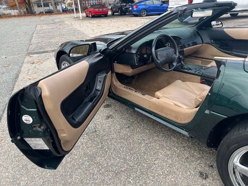 Used 1996 Chevrolet Corvette Convertible image 32